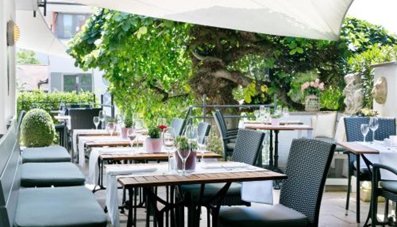 Frühstücksraum innerhalb des Restaurants - Hotel Guter Tropfen