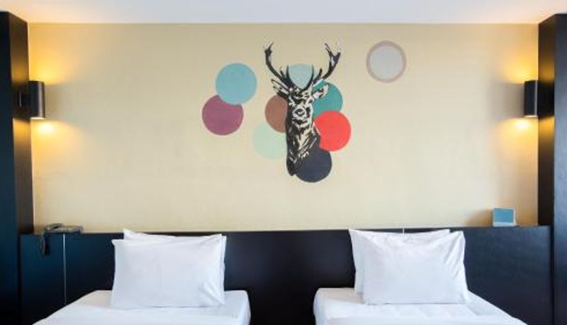Camera - Pen Ta Hug Hotel