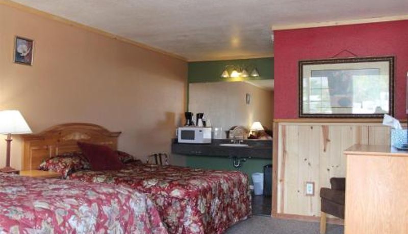 Room - Whitney Portal Hotel And Hostel