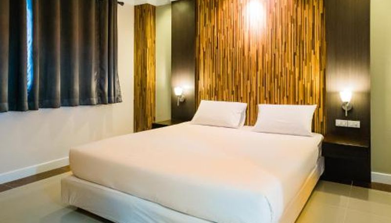 Room - The Rich Hotel