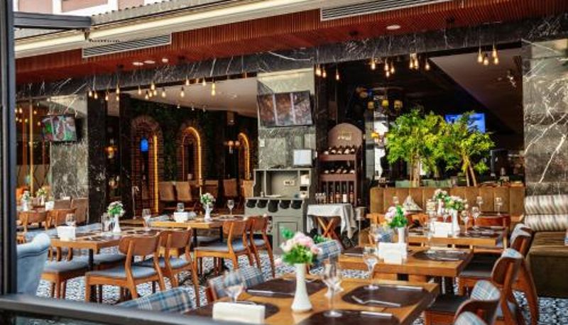 Sala śniadaniowa w restauracji - Theatrum Hotel Baku