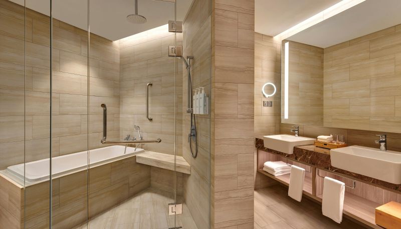 Zimmer - Courtyard by Marriott Setia Alam