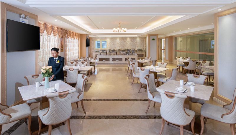 Restaurant - Vienna International Hotel  Ruili hot spring (Ruili hot spring store)