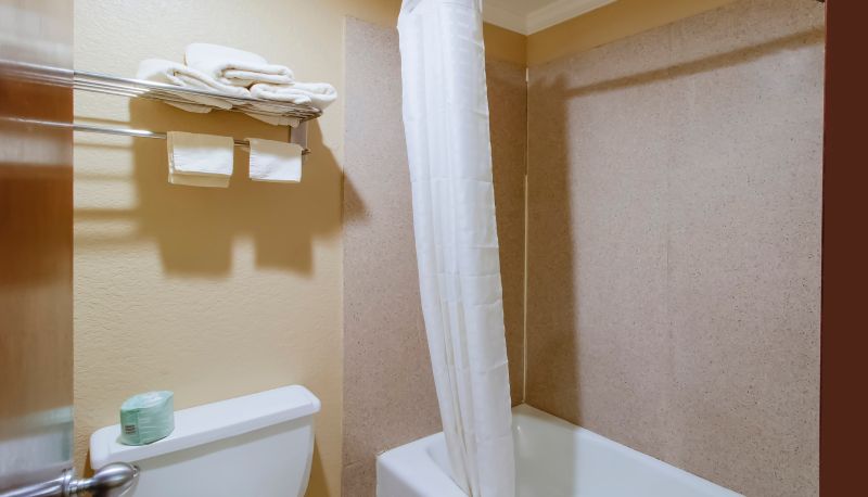 Zimmer - OYO Pinewood Inn & Suites Silsbee