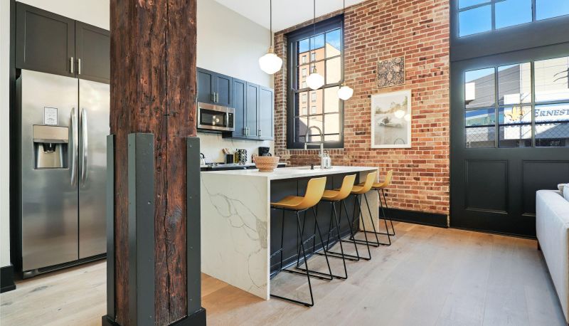 Info - The Lola