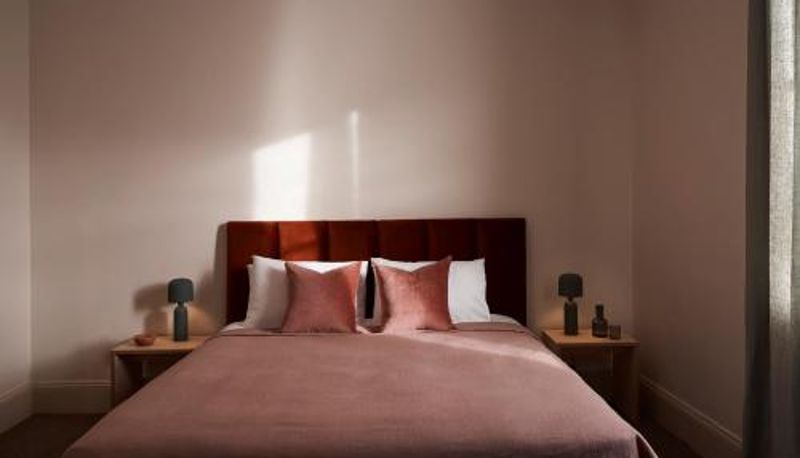 Zimmer - The Rooms Milton
