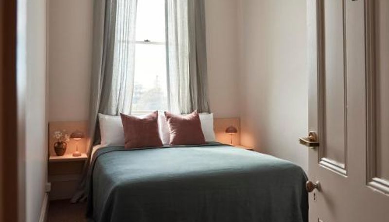 Zimmer - The Rooms Milton