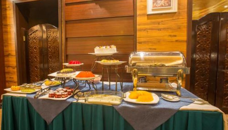 レストラン内の朝食ルーム - Luxury Hotel Apartments