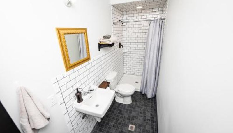 Room - Traveler's Rest Hotel