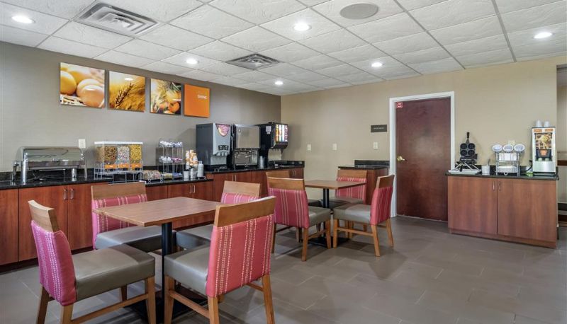 Restaurant - Comfort Suites Woodstock