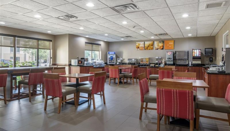Restaurant - Comfort Suites Woodstock