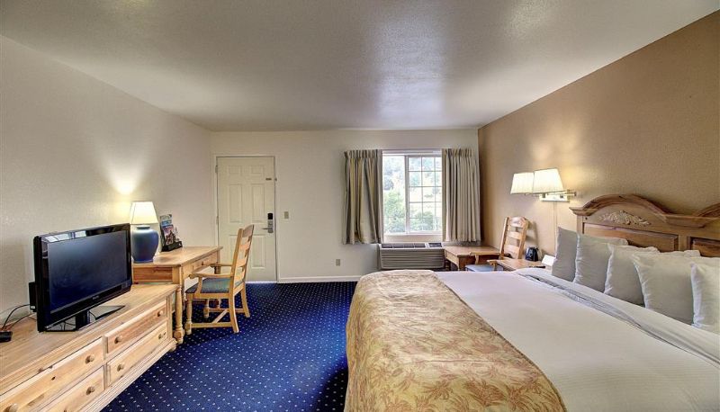 Zimmer - Days Inn by Wyndham Lolo / Missoula Area