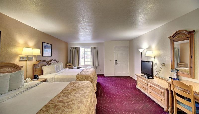 Zimmer - Days Inn by Wyndham Lolo / Missoula Area