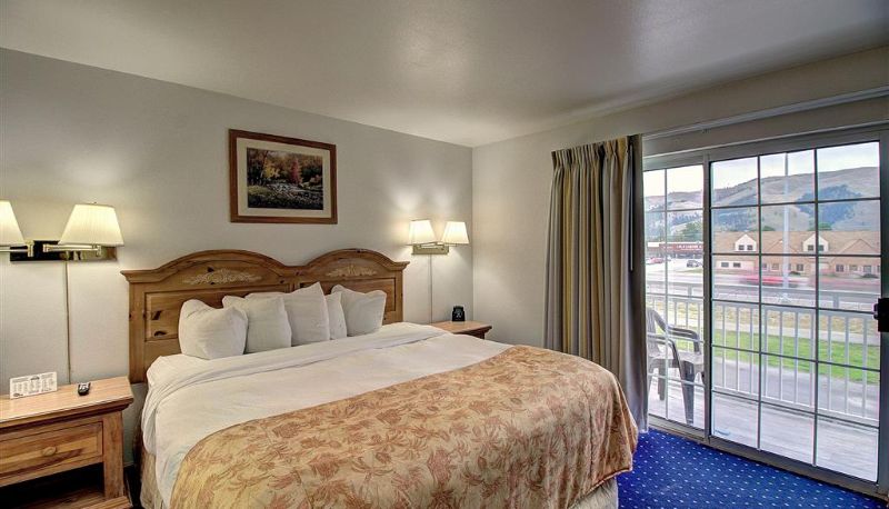 Zimmer - Days Inn by Wyndham Lolo / Missoula Area