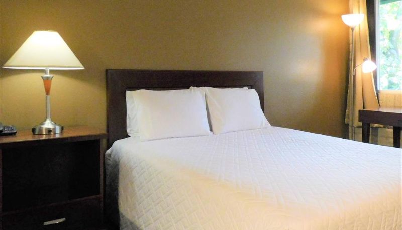 Camera - Travelodge by Wyndham Canyonville