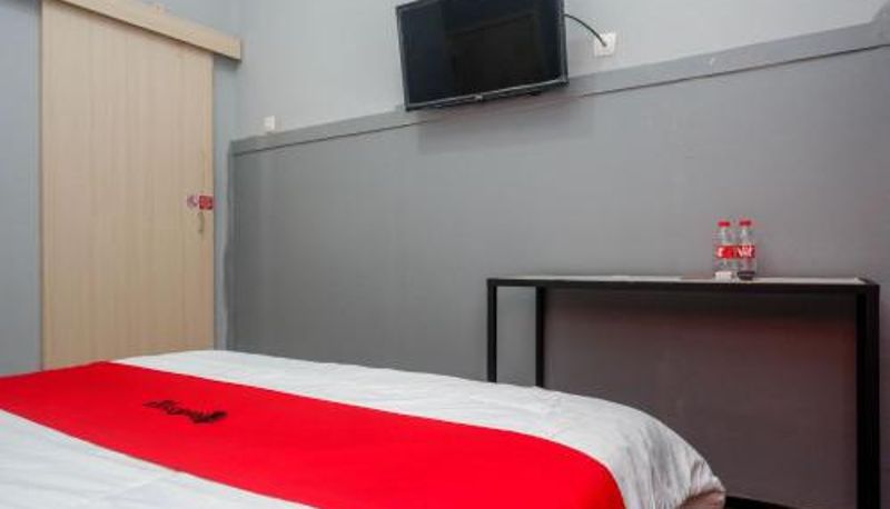 Habitación - RedDoorz near Exit Tol Batang