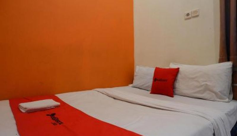 Camera - RedDoorz near Majapahit Semarang 2