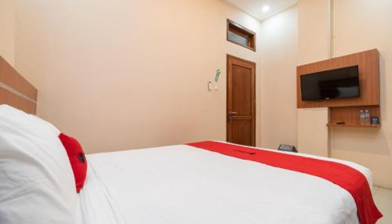 Oda - RedDoorz Syariah near RS Mata Padang