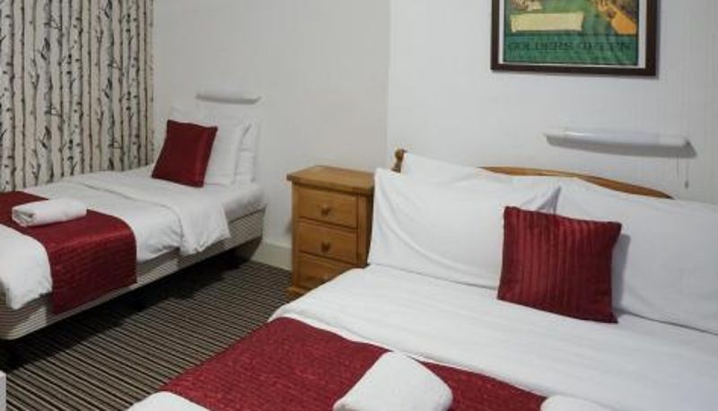 Camera - St Athans Hotel