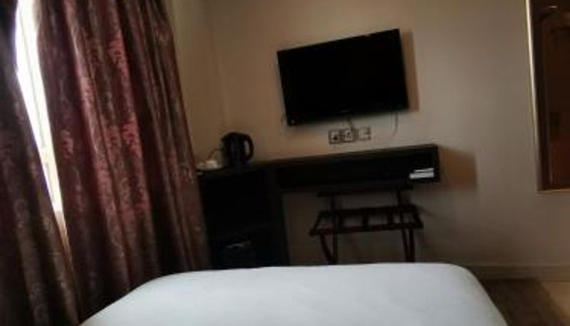 Info - Hotel De Leon II