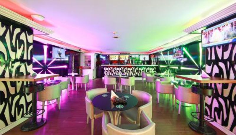 Bar - Manhattan Avenue Hotel