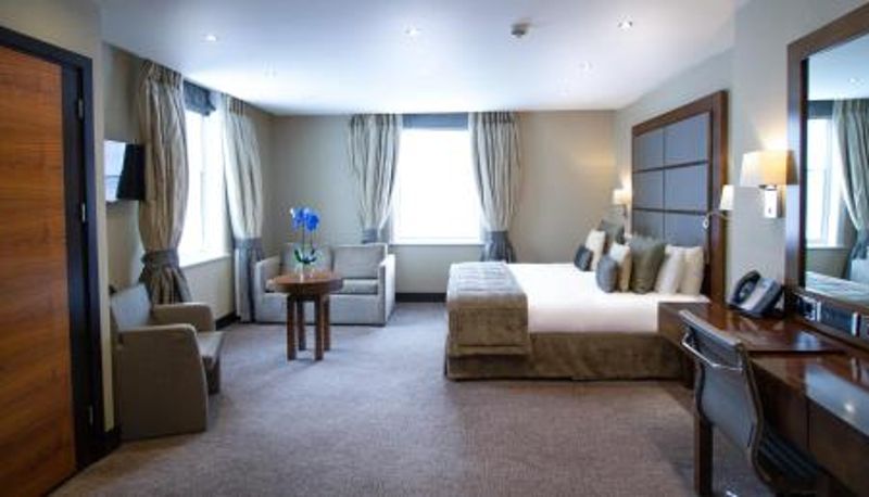 Camera - Wellington Hotel by Blue Orchid