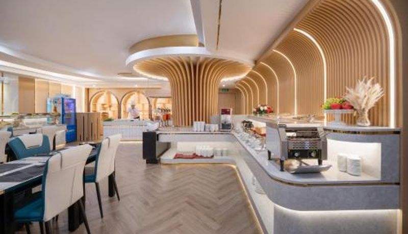Restoran içinde kahvaltı salonu - BlueSun Danang Beach Hotel