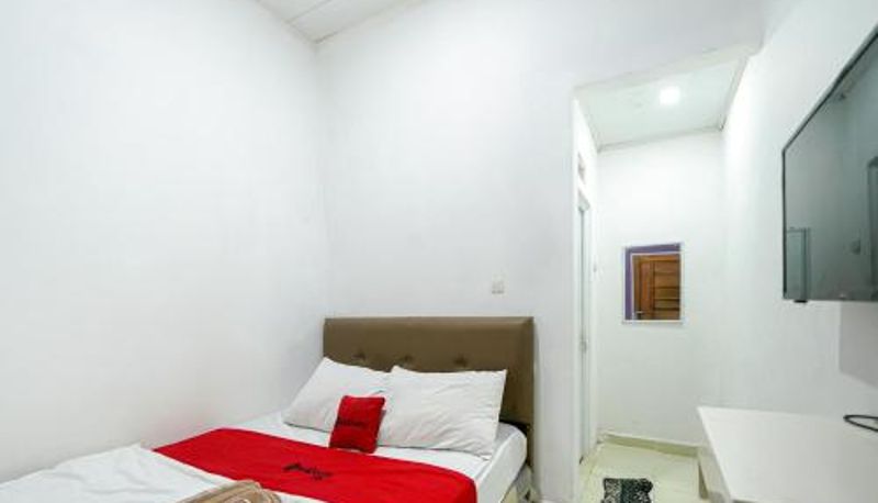 Oda - RedDoorz at Jalan Ahmad Yani Karawang