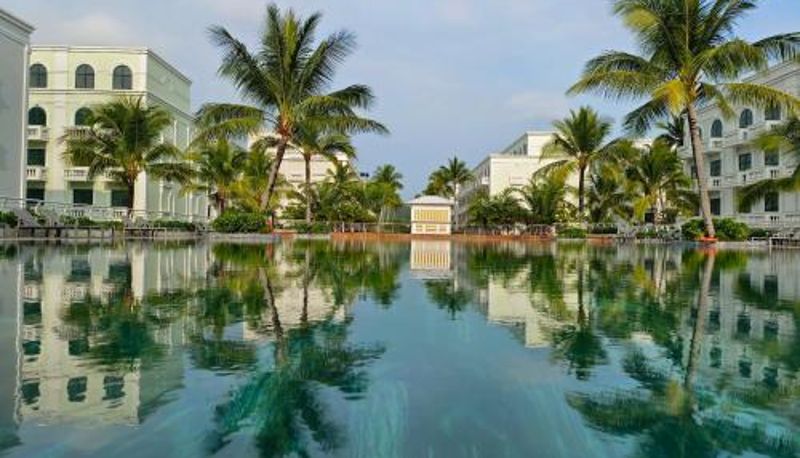 Pool - La Rosa Hotel