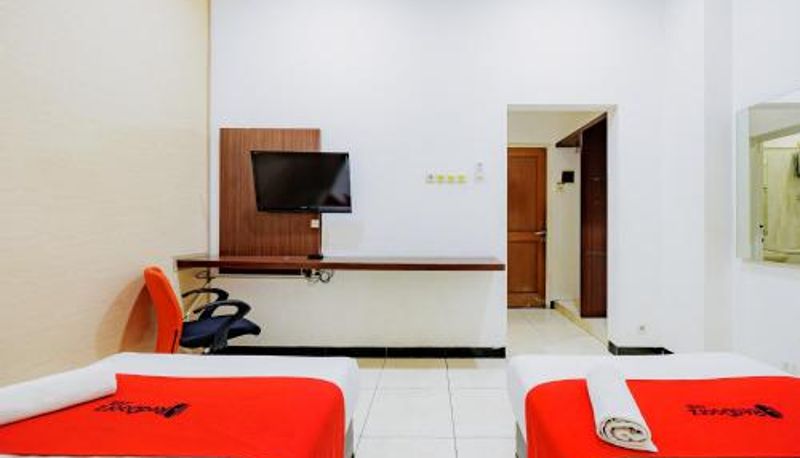 Camera - RedDoorz at Hotel Artama Pandanaran Semarang