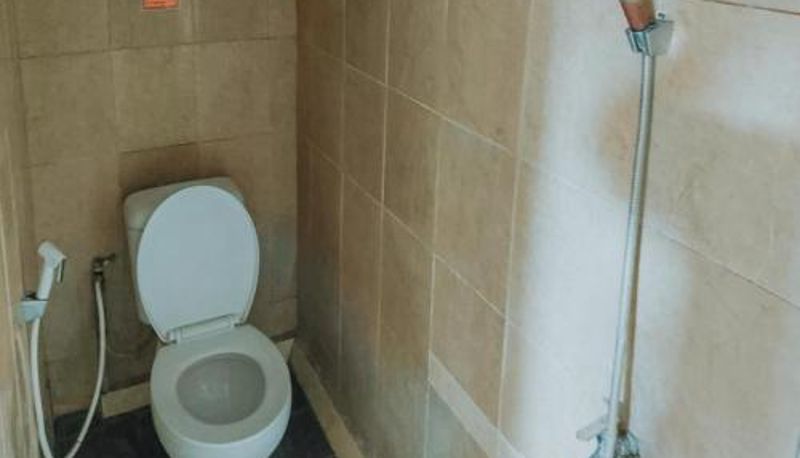 Bagno - De Luck Homestay near Alun Alun Sidoarjo
