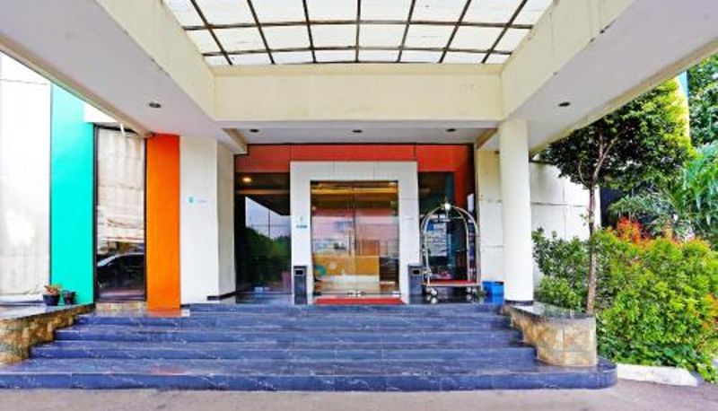 Info - Super OYO Townhouse OAK Hotel Fiducia Serpong