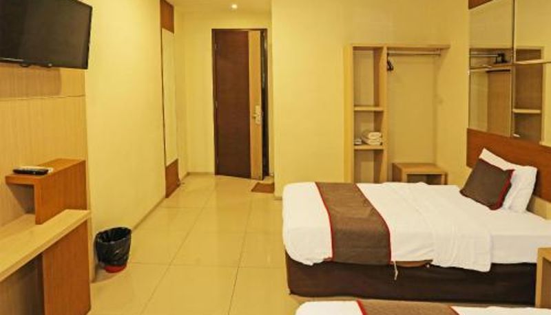 Info - Super OYO Townhouse OAK Hotel Fiducia Serpong
