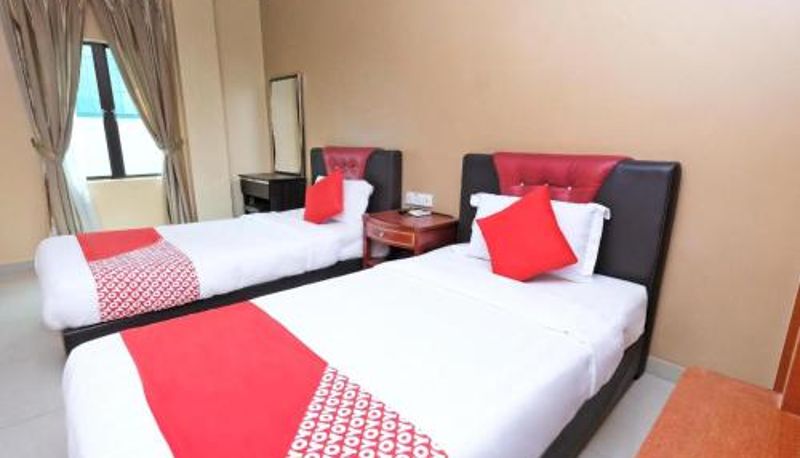 Room - Bangi Selangor Swing & Pillows - Ayuni Hotel