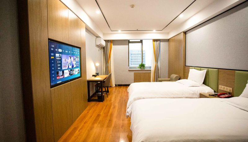 Zimmer - Xingcheng Nanchang Honggutan Metro Building Metro Station Hotel (Nanchang Metro building metro station store)