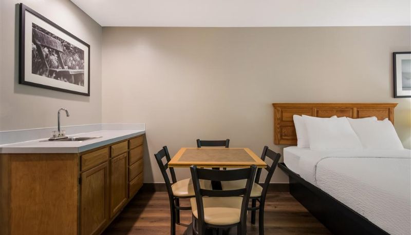 Room - SureStay Plus by Best Western Rexburg