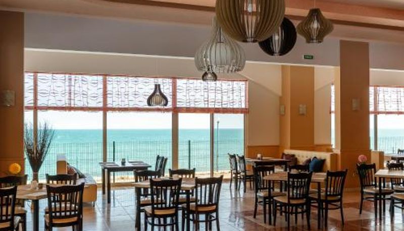 Frühstücksraum innerhalb des Restaurants - Midia Family Resort