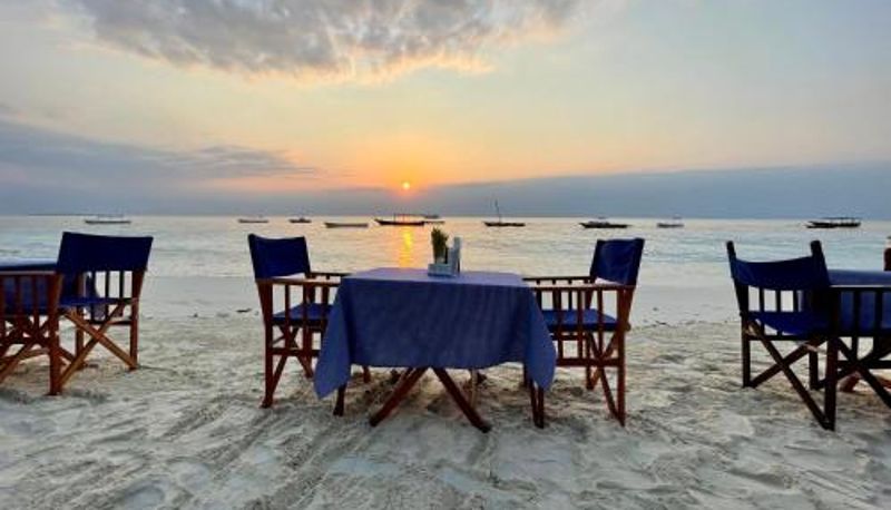 Sala de desayunos dentro del restaurante - Zava Nungwi