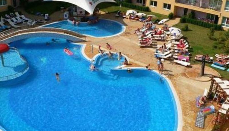 Piscina - Pollo Resort