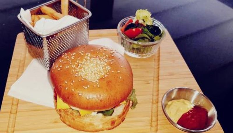 Restoran içinde kahvaltı salonu - Palm’s Motel