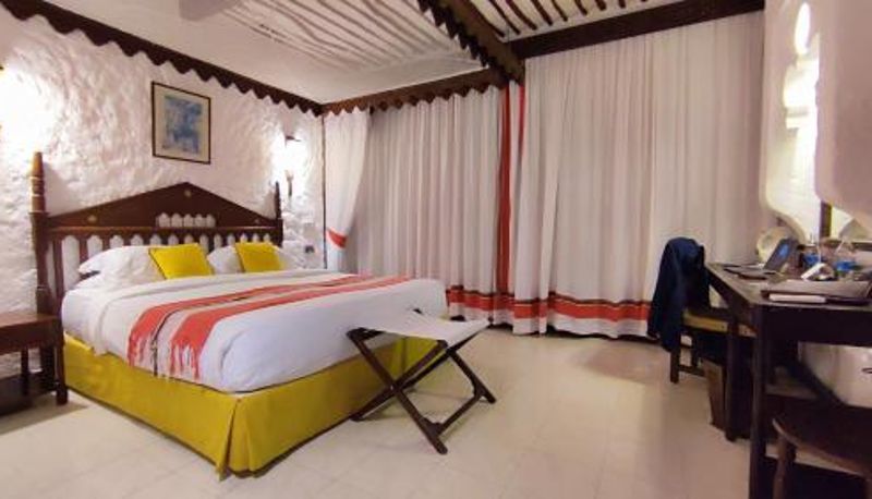 Camera - Serena Beach Resort & Spa