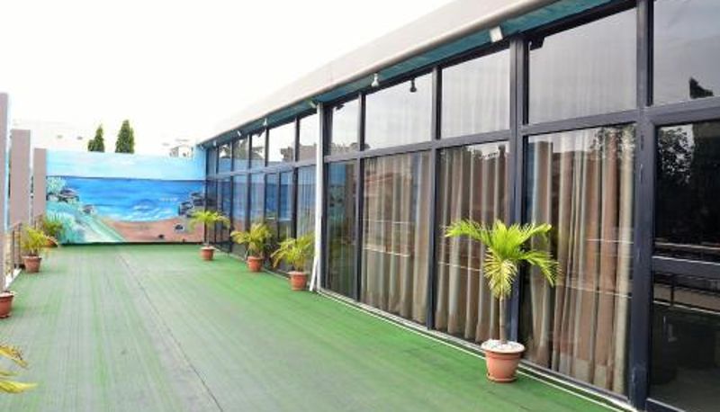 Restoran içinde kahvaltı salonu - BLUEBAY HOTEL ABIDJAN