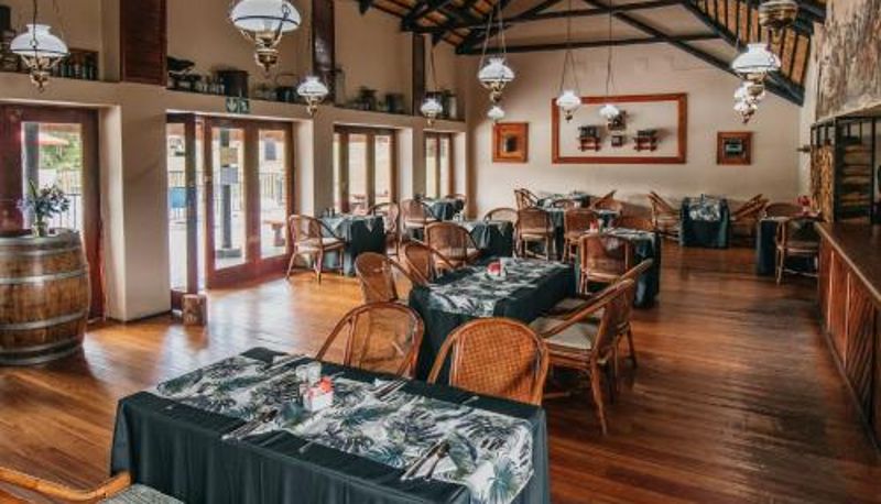 Sala śniadaniowa w restauracji - Restaurants & Hiking Mount Sheba Rainforest Hotel