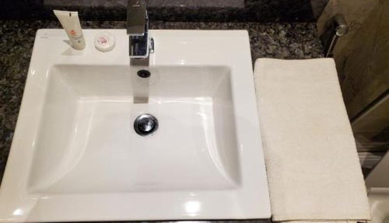 Banyo - Millennium Terrace Hotel
