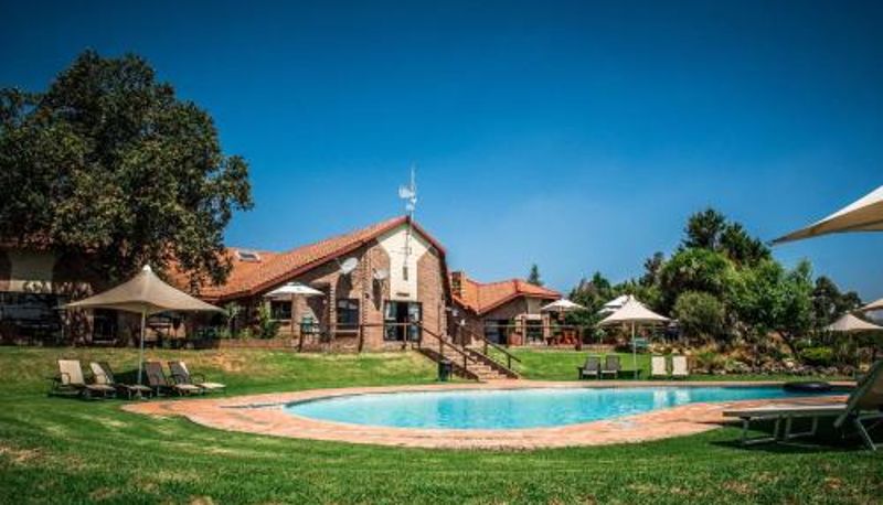 Piscina - First Group Qwantani