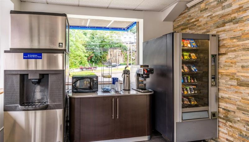 Hal - Motel 6 Elmsford NY