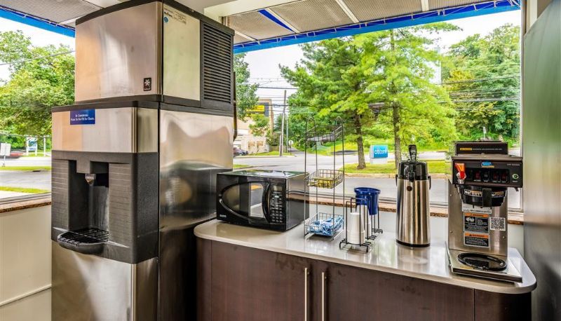 Hal - Motel 6 Elmsford NY