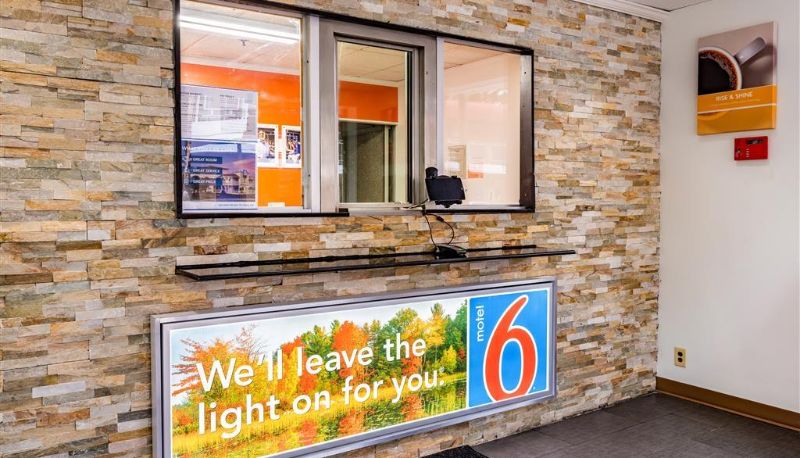 Hal - Motel 6 Elmsford NY