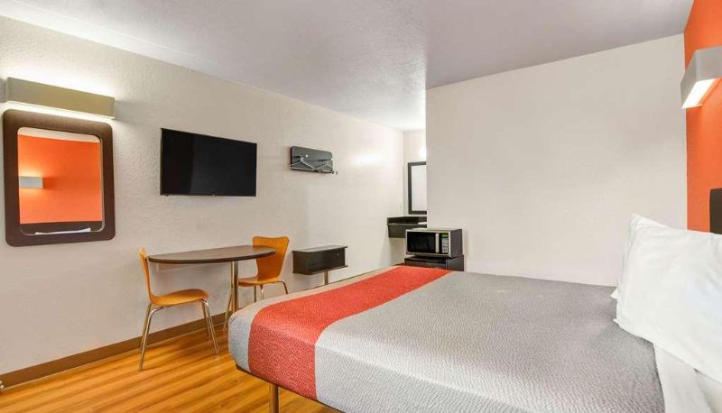 Camera - Motel 6 Moultrie