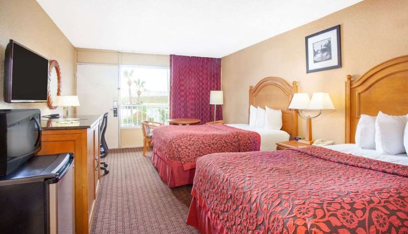 Camera - Days Inn by Wyndham Orlando Downtown